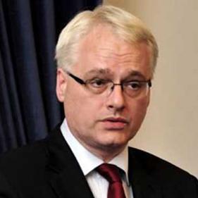 Josipović: Nadam se da do sankcija neće doći