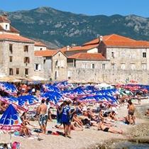 Crnogorci zadovoljno trljaju šake: Turisti oduševljeni jeftinijom uslugom