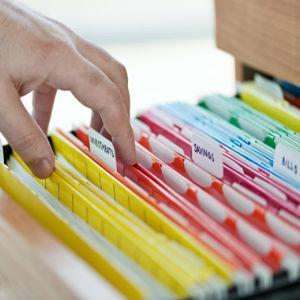 Kancelarijsko i arhivsko poslovanje: Propisi i savremeni alati