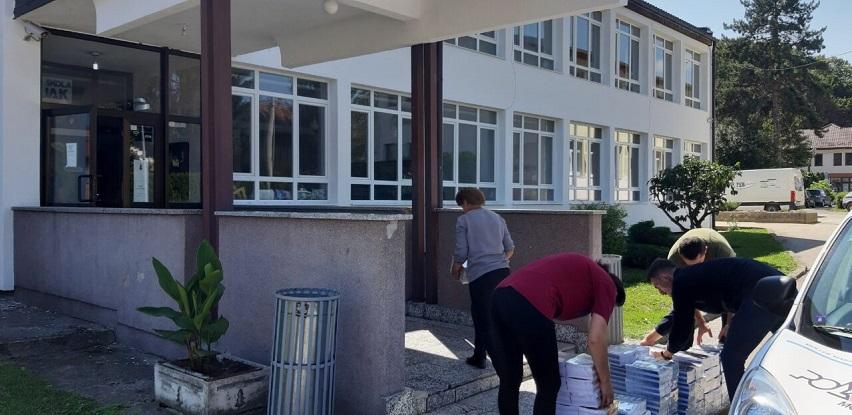 Kiseljački poduzetnici donirali 10.000 bilježnica