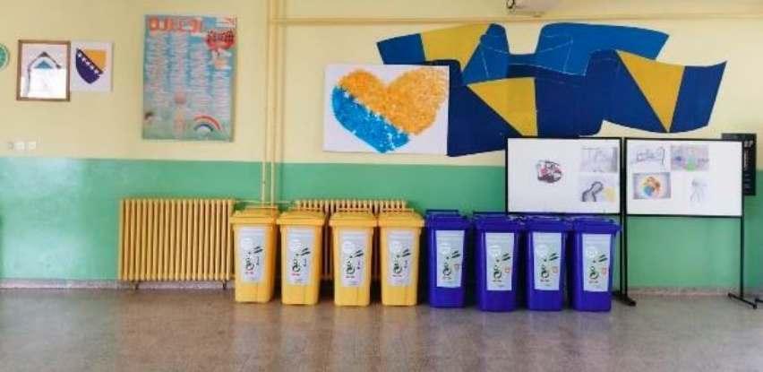 Ekopak isporučio četiri seta kanti za OŠ "Mula Mustafa Bašeskija" iz Kaknja