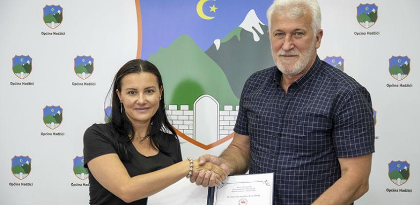 Direktorica Preljević uručila zahvalnicu načelniku Ejuboviću