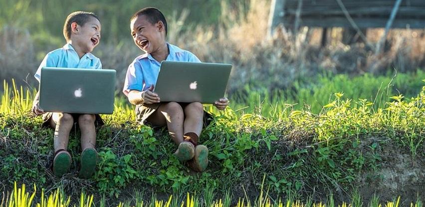 MacBook Pro - Povezani, uvijek i svugdje
