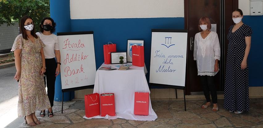 Addiko Cares - nabavljene knjige za biblioteku Treće osnovne škole u Mostaru