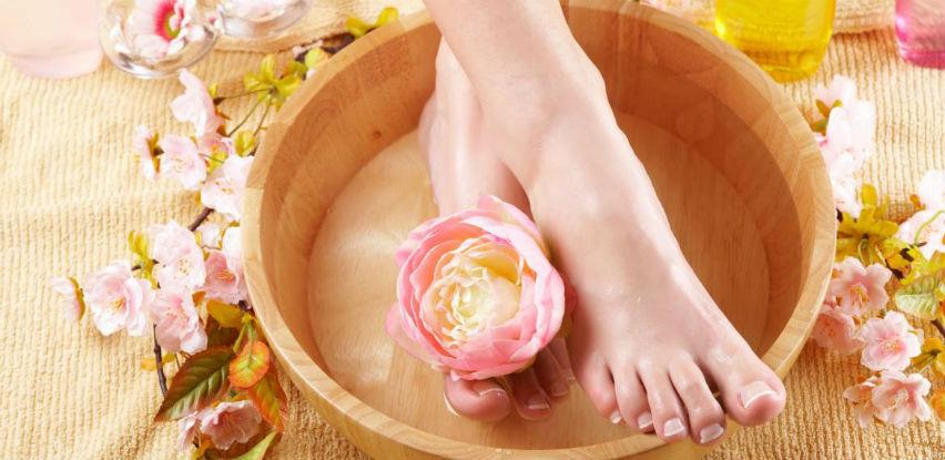 Uživajte u potpunom ugođaju uz Herbal spa deluxe manikir i pedikir