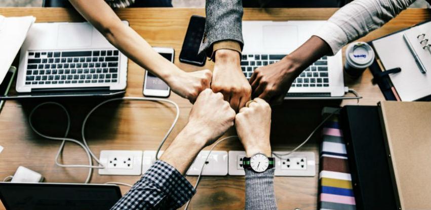 Smart meeting pro software za jednostavnije obavljanje poslovnih procesa