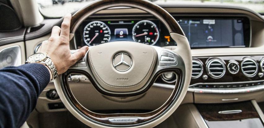 Moderni i elegantni Mercedes-Benz satovi