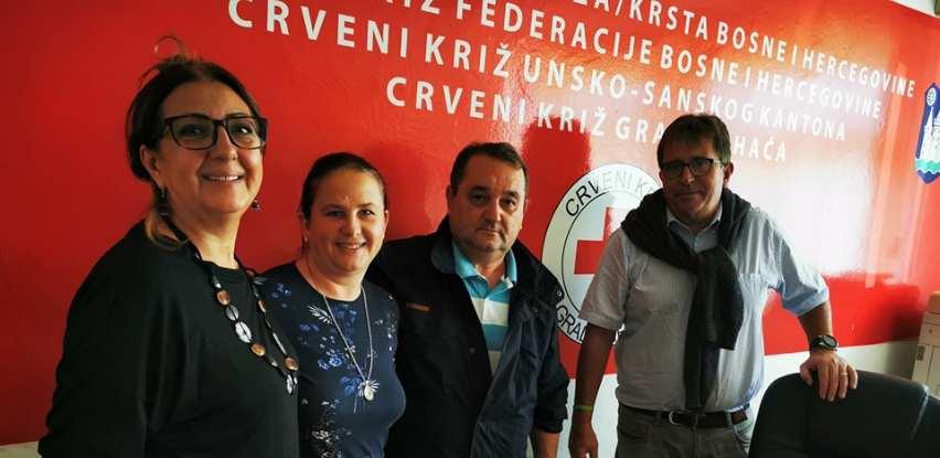 Centar "FENIX" uplatio donaciju Crevnom križu za nabavku hrane na Vučjaku
