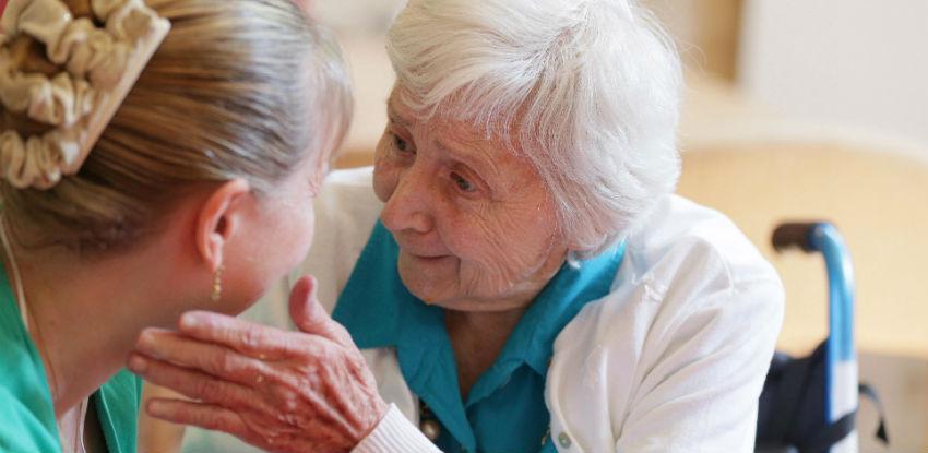 Neformalna obuka za pomoć oboljelim od Alzheimerove bolesti