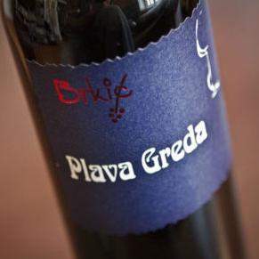 Plava Greda se brižno čuva 18 mjeseci u hrastovim bačvicama