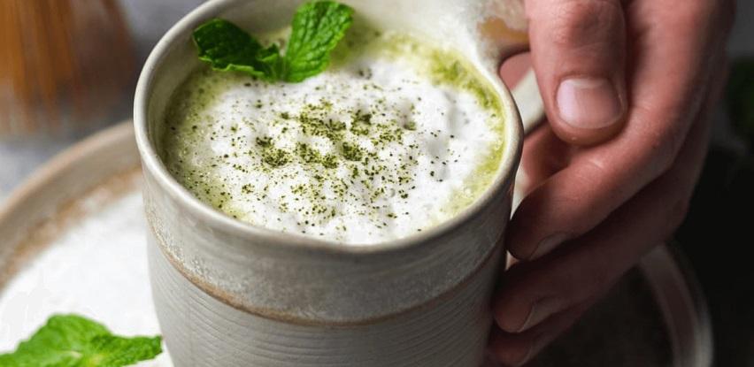 Matcha latte čaj cordoba cafe termes hotel krone
