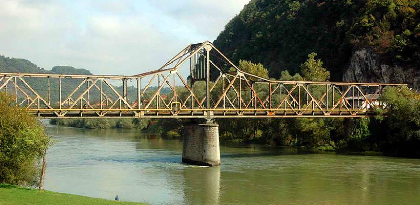 Most na Drini vapi za obnovom