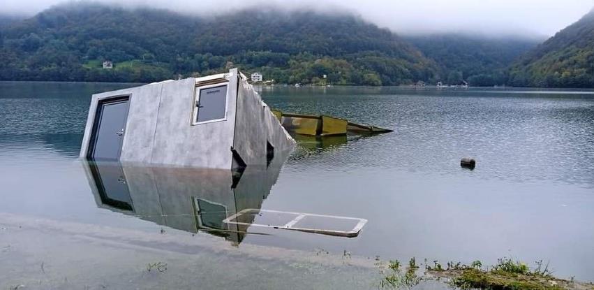 kuća na vodi