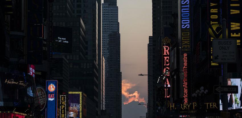 Rijetka pojava zalaska sunca: Njujorčani oduševljeni Manhattanhengeom