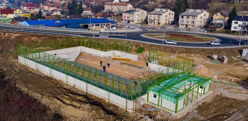 U toku betoniranje sportske plohe na igralištu u Boljakovom Potoku