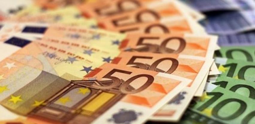 Srbija ponovo dijeli novac svojim građanima