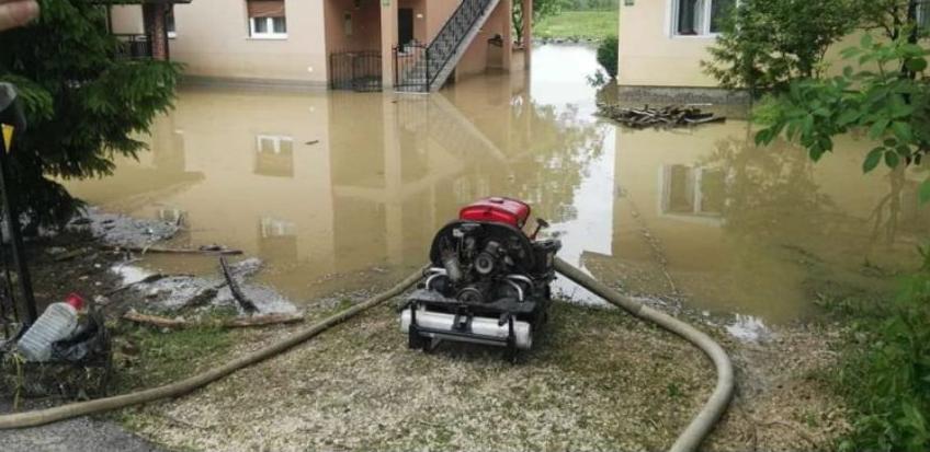 U Tešnju poplavljeno 220 stambenih objekata, pokrenuto 20 klizišta