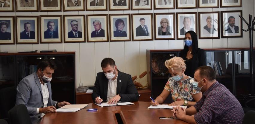 Ministar Delić potpisao sporazume sa Centrom 'Skenderija' i  'Veterinarskom stanicom Novi Grad'