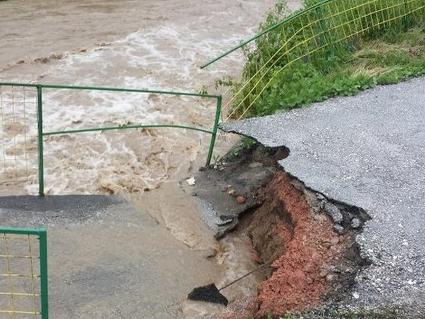 Autoceste FBiH učestvuju u sanaciji štete nakon poplava