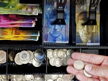 Haos na berzama: Švicarski franak ojačao 29 odsto u odnosu na euro