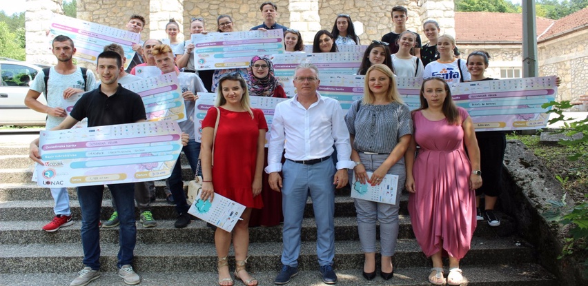 Bosanska Krupa: Finansirano osam neformalnih grupa mladih i dva mikrobiznisa