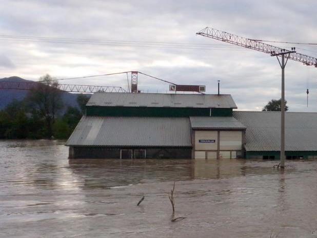 Višemilionske štete u poplavljenoj industrijskoj zoni u Gračanici