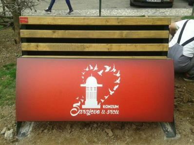 Konzum BiH poklonio građanima Sarajeva parkovske klupe