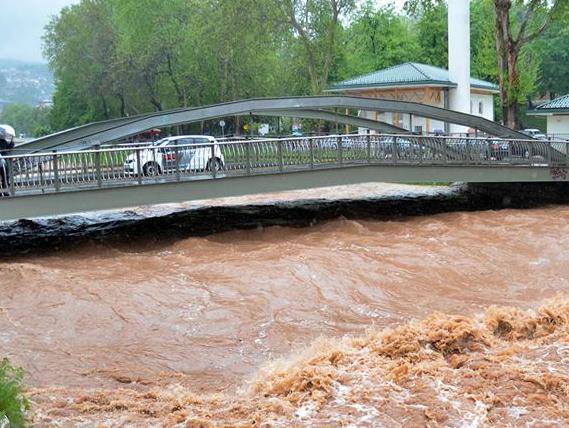 Alarmantno stanje: Nabujale rijeke širom BiH dostigle historijski maksimum