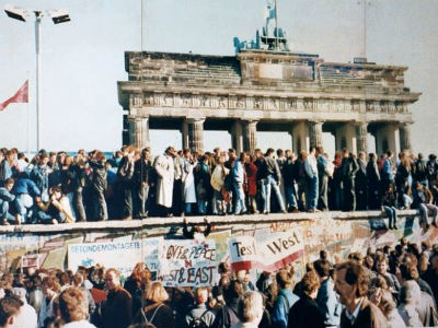 Merkel: Rušenje Berlinskog zida pokazalo je da snovi mogu postati stvarnost