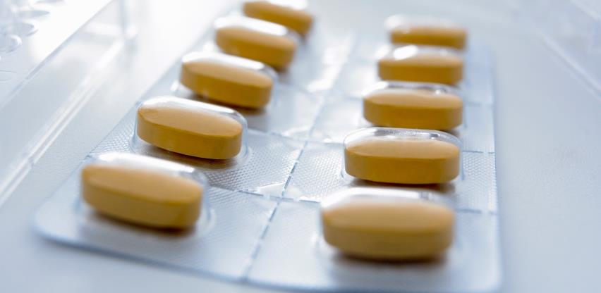 Pfizer testira oralni anticovid lijek