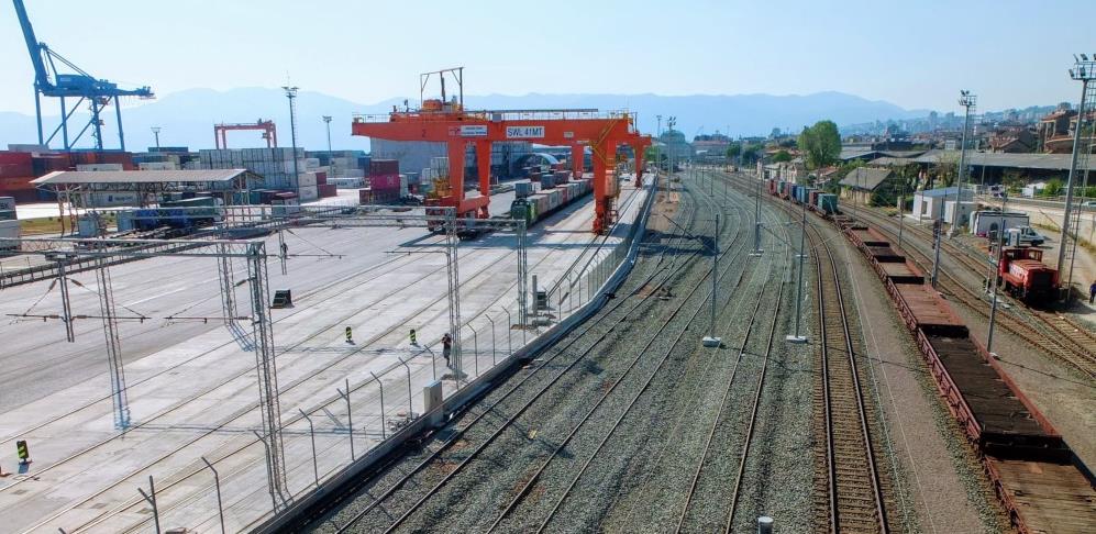 Euro- Asfalt radi na rekonstrukciji kontejnerskog željezničkog terminala (Foto)