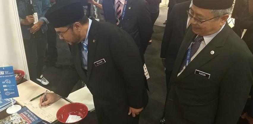 Kralj Malezije posjetio štand Sarajevo halal-sajma na MIHAS-u u Kuala Lumpuru