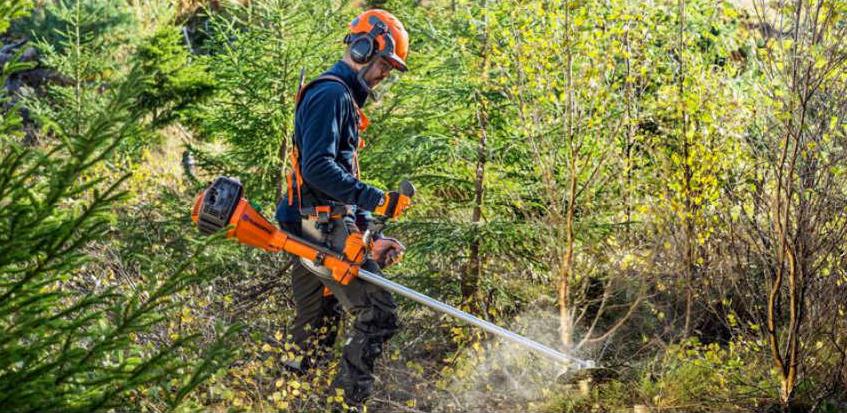 Husqvarna šumski čistači daju vam kontrolu nad teškim terenima