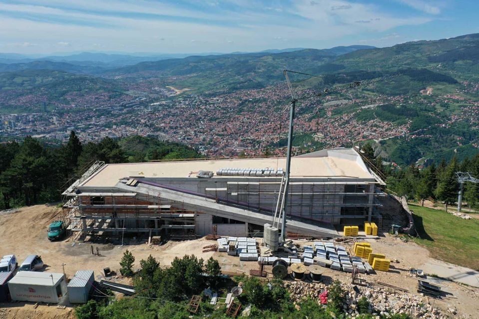 Pogledajte kako napreduju radovi na trebevićkom Vidikovcu (Foto)