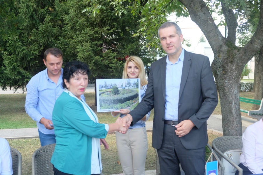 Općina Novi Grad dodijelila novčane nagrade za najuređenija dvorišta i balkone