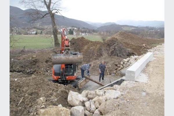 Infrastrukturni radovi na putu Resnik i cesti Blinje-Sastavci 