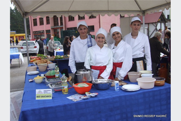 Gastro provincija u pozadini-tradicionalna kuhinja