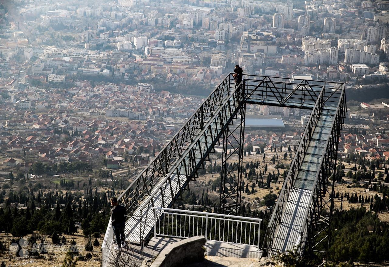 Čarobni pogled i adrenalin: Završavaju se radovi na mostarskom skywalku (FOTO)