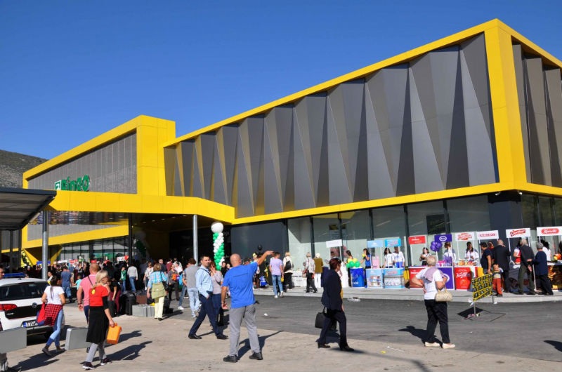 U Mostaru otvoren obnovljeni trgovački centar Bingo