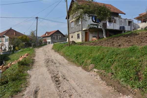 Nastavljena izgradnja vodovodne mreže u MZ Dobroševići