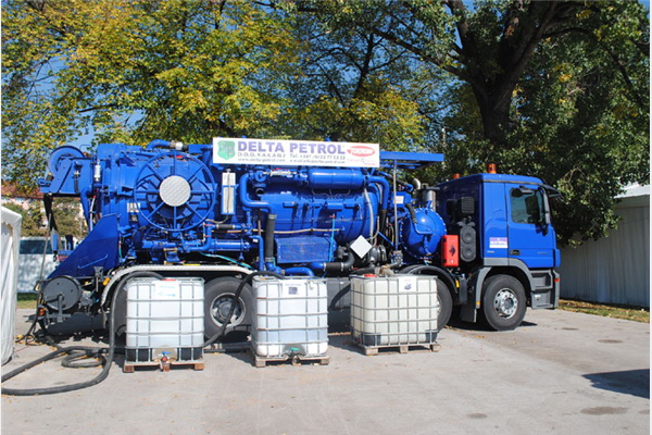 Vozilo za recikliranje zauljene vode