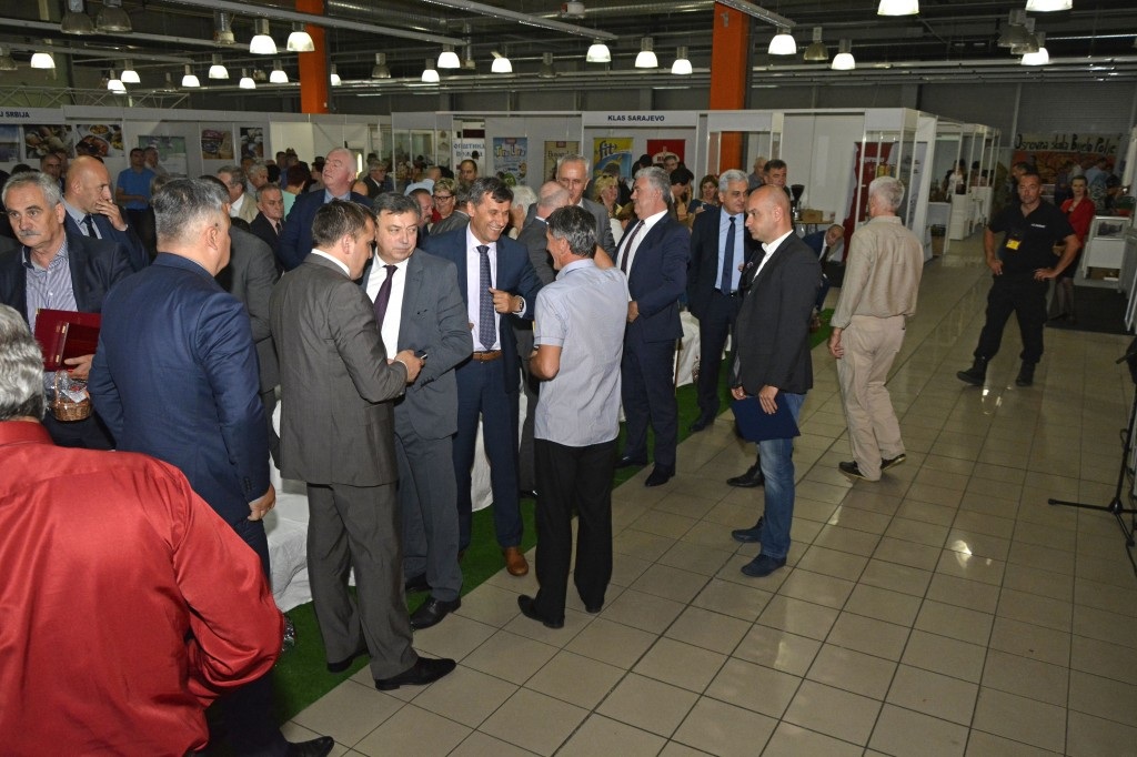 Federalni premijer u Mostaru otvorio sajam 'Dani trešnje 2017.'