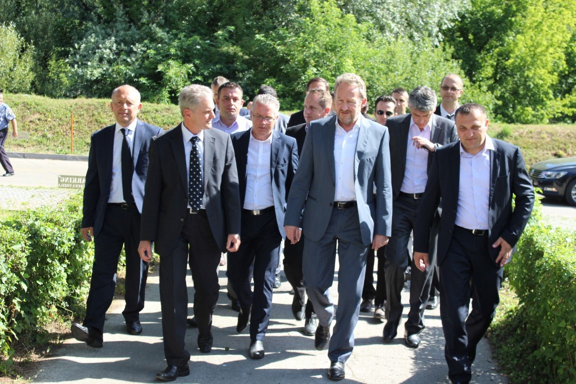 Državna delegacija u posjeti Bosanskoj Krupi i firmi Krupa-kabine