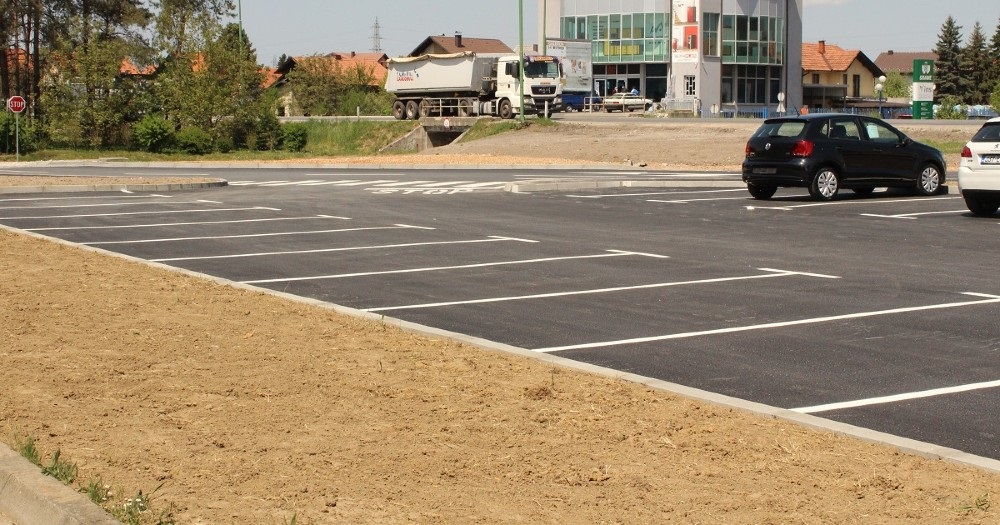 Završena izgradnja parkinga kod Gradske dvorane u Živinicama