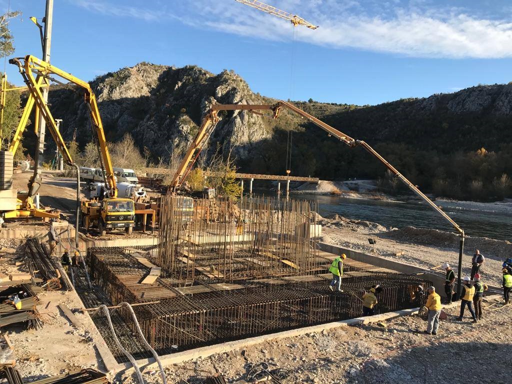Izgradnja mosta Počitelj: U toku betoniranje temelja za stupove mosta (Foto)