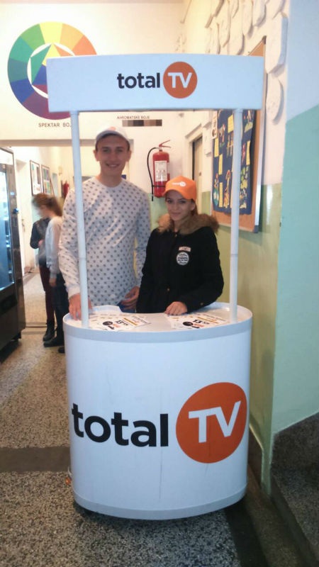 Telemach Fondacija i Total TV u Goraždu donirali školski pribor 