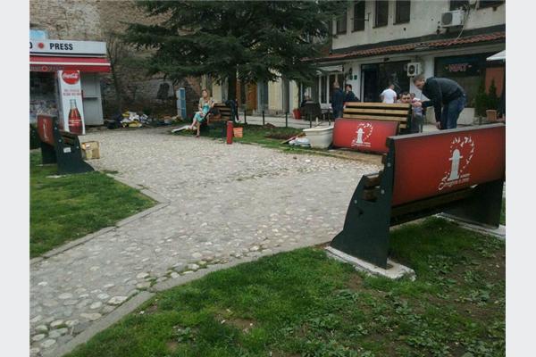 Konzum BiH poklonio građanima Sarajeva parkovske klupe