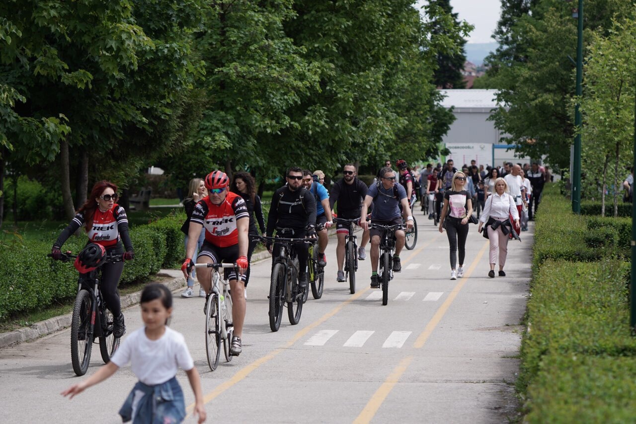 U Sarajevu održana rekreativna biciklistička trka 'Vozim za nekoga sa autizmom'