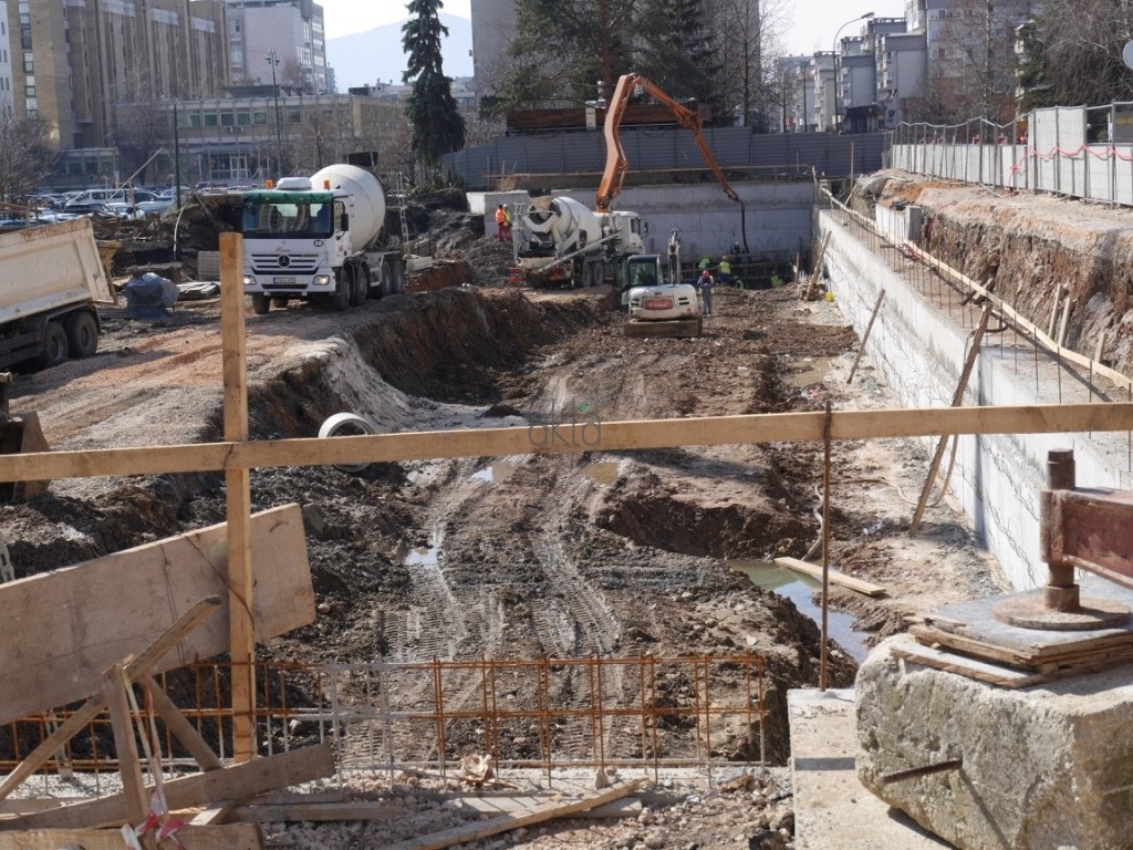 Nastavlja se izgradnja podzemne garaže u Kolodvorskoj, riješeno i pitanje saobraćaja