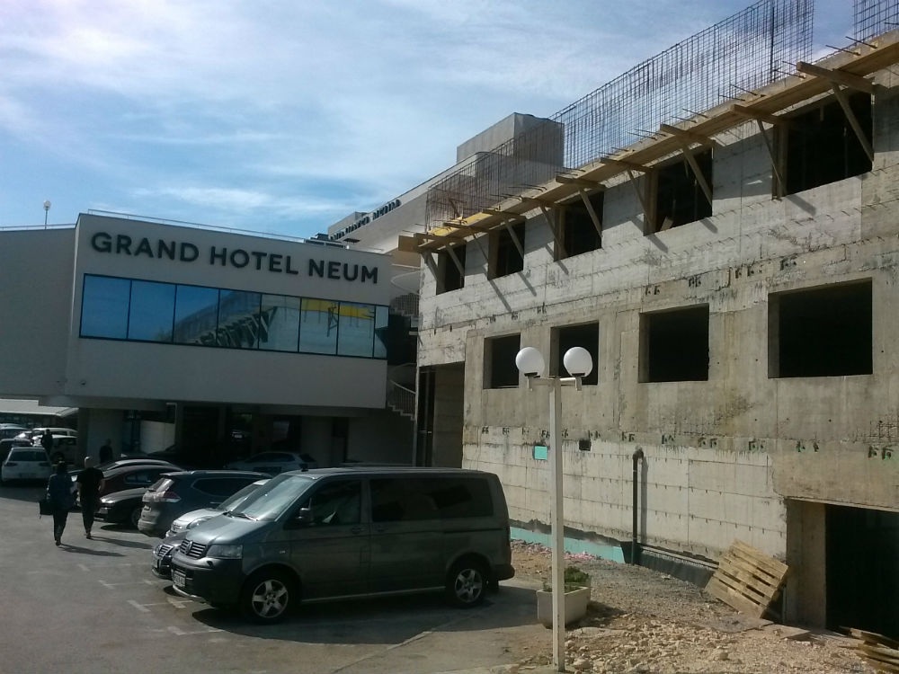 Grand Hotel Neum krajem juna dobit će novi bazen sa sunčalištem